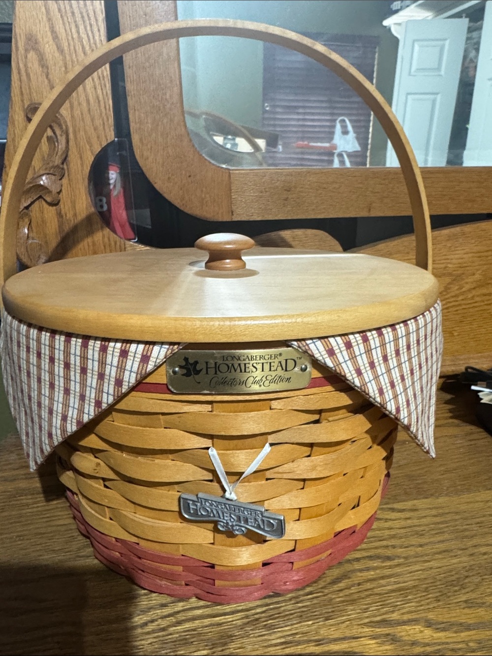 Longaberger Red and Natural Homestead Market Basket with Wooden Lid, liner/prot.